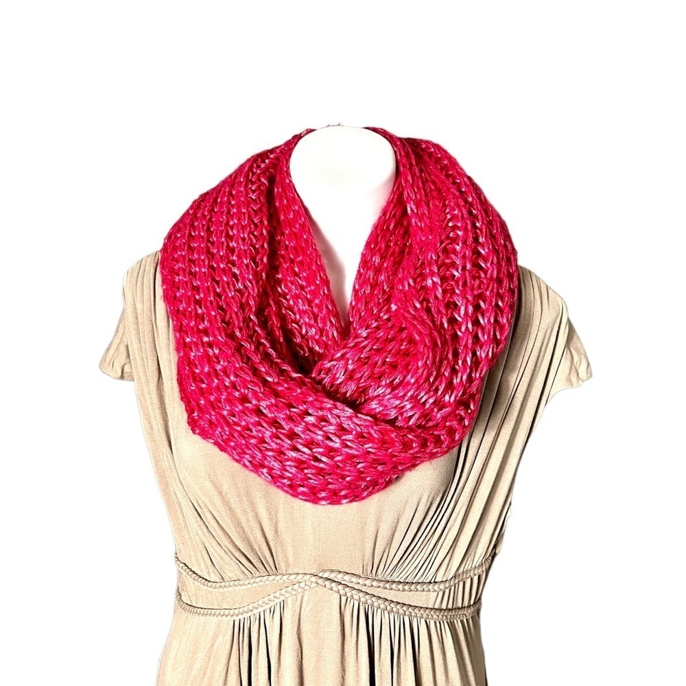 Chunky Knit Infinity Scarf Pink/Silver
